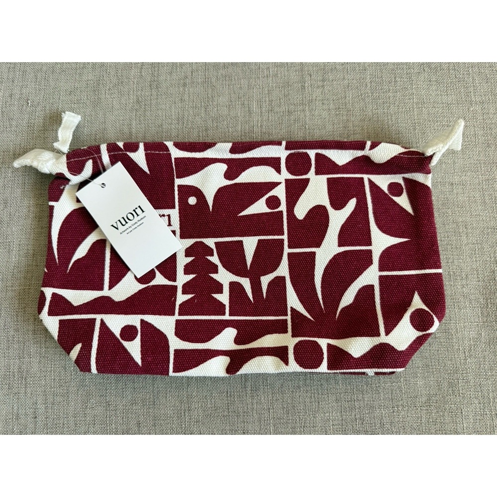 Vuori Holiday 2025 Pouch Strawberry/White Zip NWT Limited Release